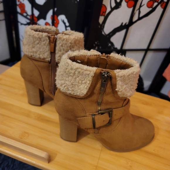 FOREVER SIZE 7 LADIES SUEDE SHERPA ANKLE HIKING BOOTS - Picture 3 of 10